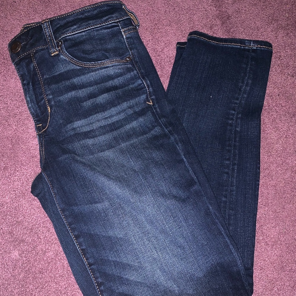 EUC American Eagle short size 10 skinny jeans